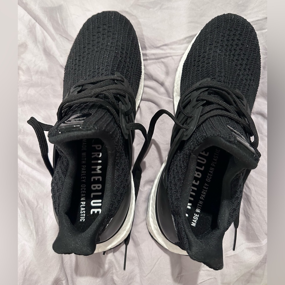 Adidas tennis shoes